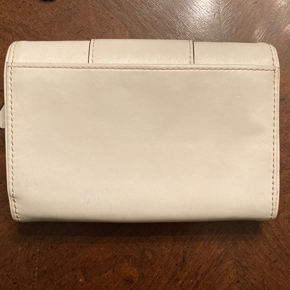 Coach EUC Penelope White Leather Clutch Wallet with Silver logo on front flap. - Picture 3 of 15